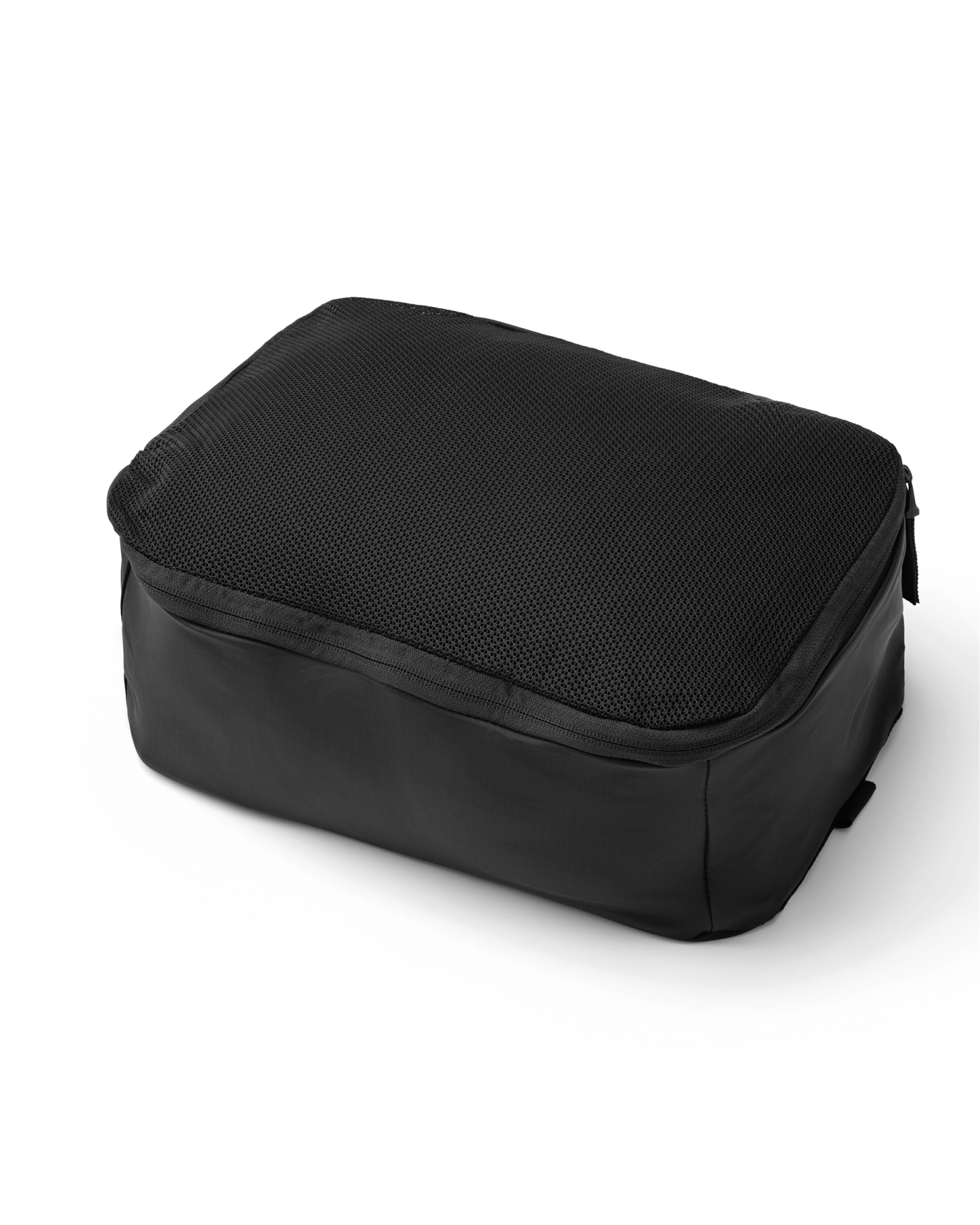 Svart Db Essential Packing Cube L med nettinglokk